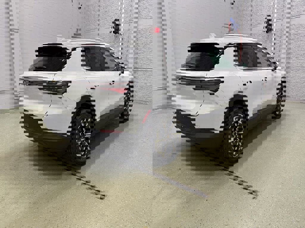 New 2026 Chevrolet Equinox EV LT image 3