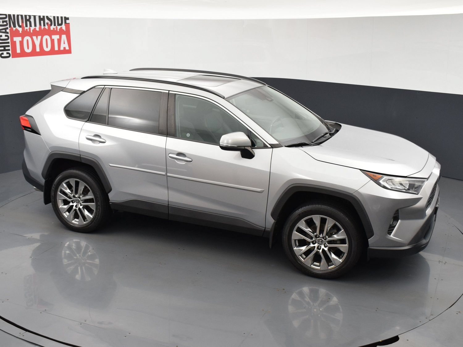 Used 2021 Toyota RAV4 XLE Premium AWD/4WD image 25