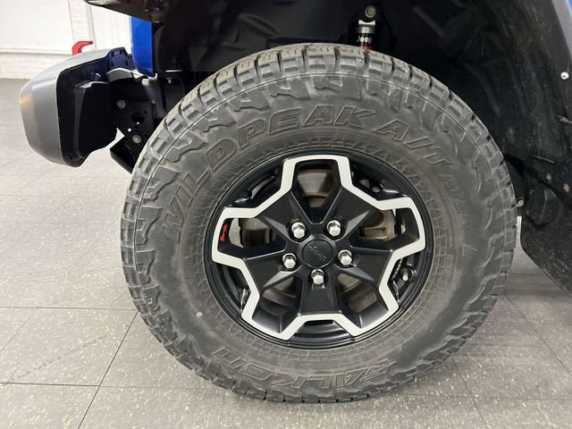 Used 2022 Jeep Gladiator Rubicon w/ Cold Weather Group image 32