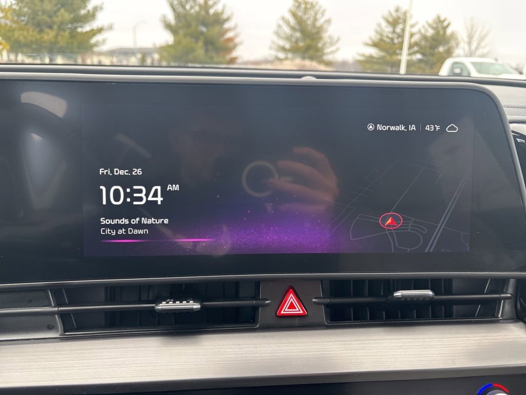 Used 2025 Kia Sportage EX image 24