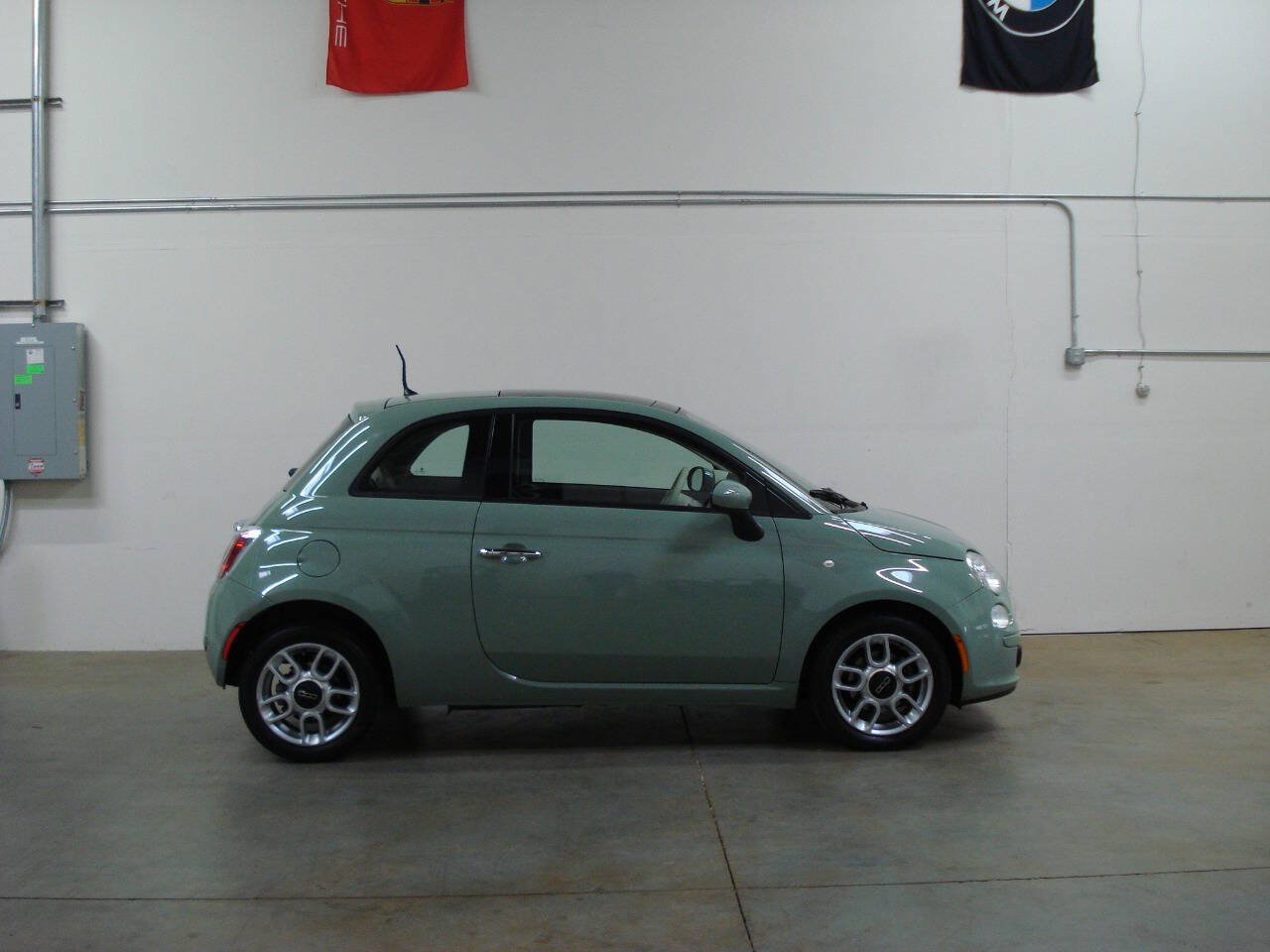 Used 2013 FIAT 500 Pop FWD image 2