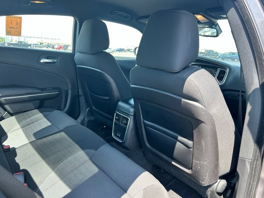 Used 2016 Dodge Charger SE RWD image 17