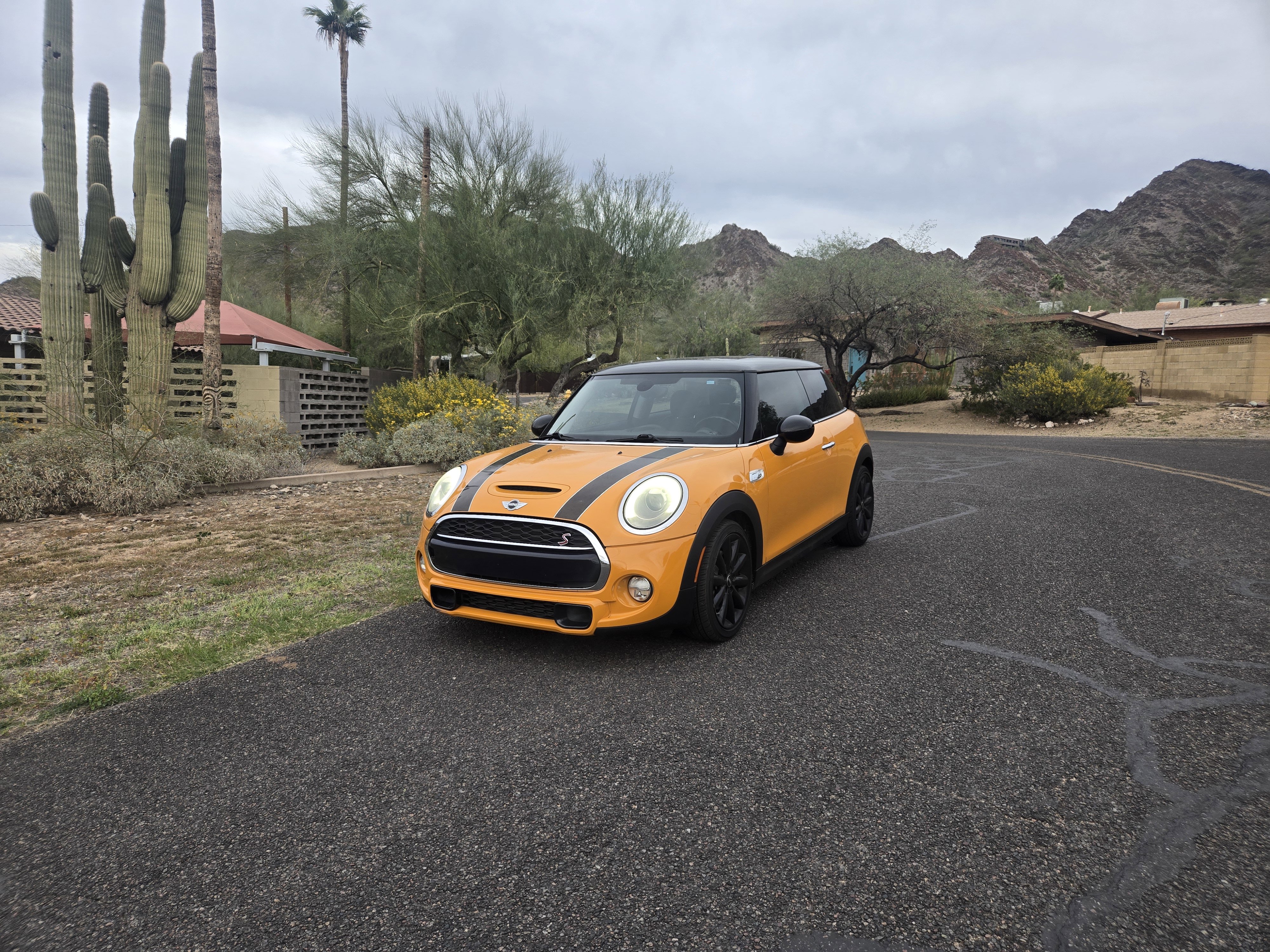 Used 2014 MINI Cooper S image 1