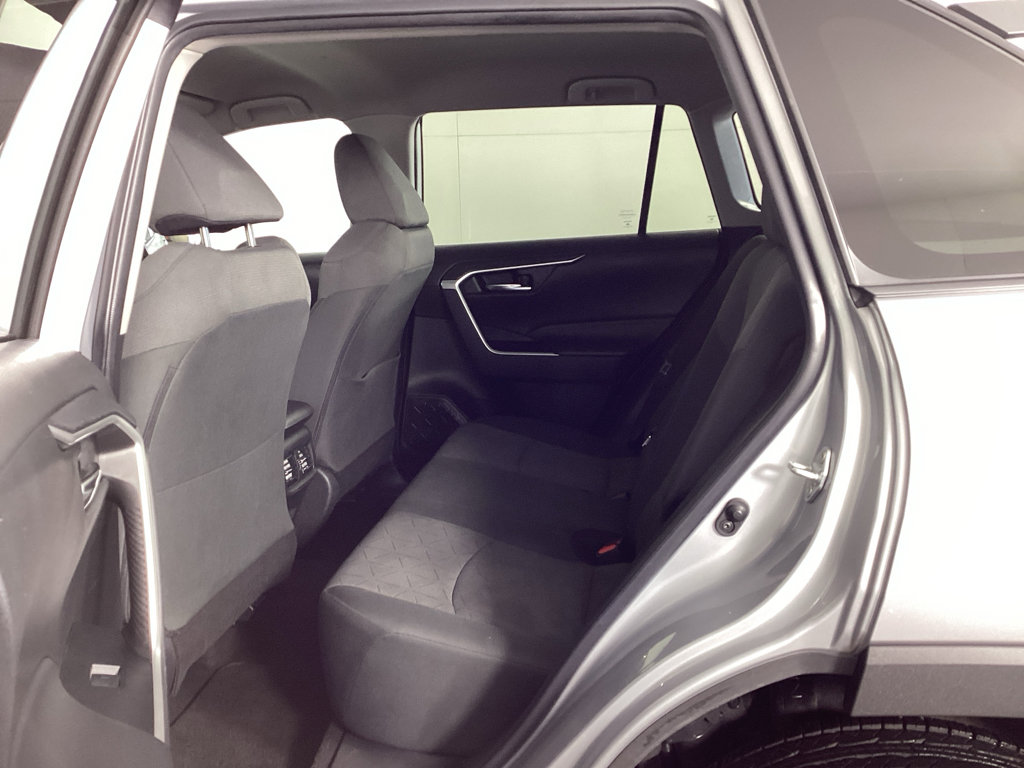 Used 2022 Toyota RAV4 XLE AWD/4WD image 13