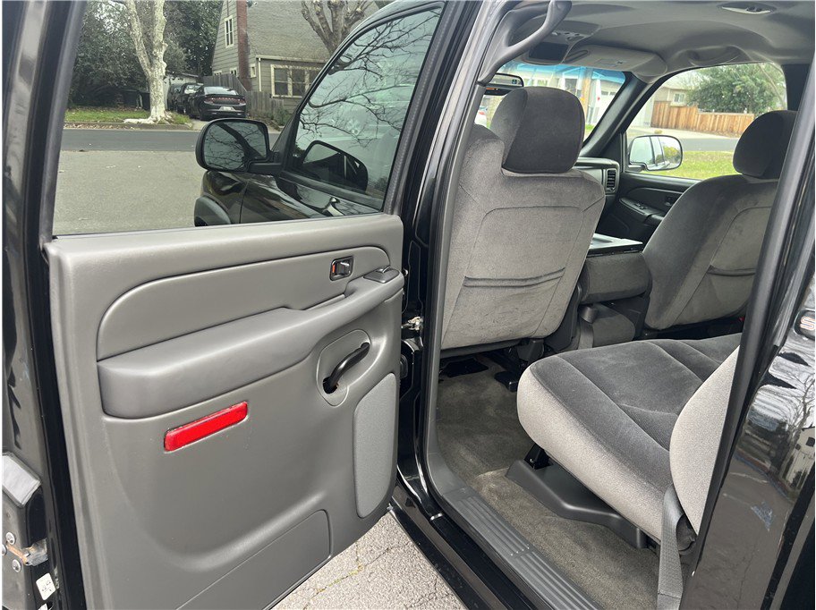 Used 2006 GMC Sierra 1500 SLE w/ Light Duty Power Package image 9