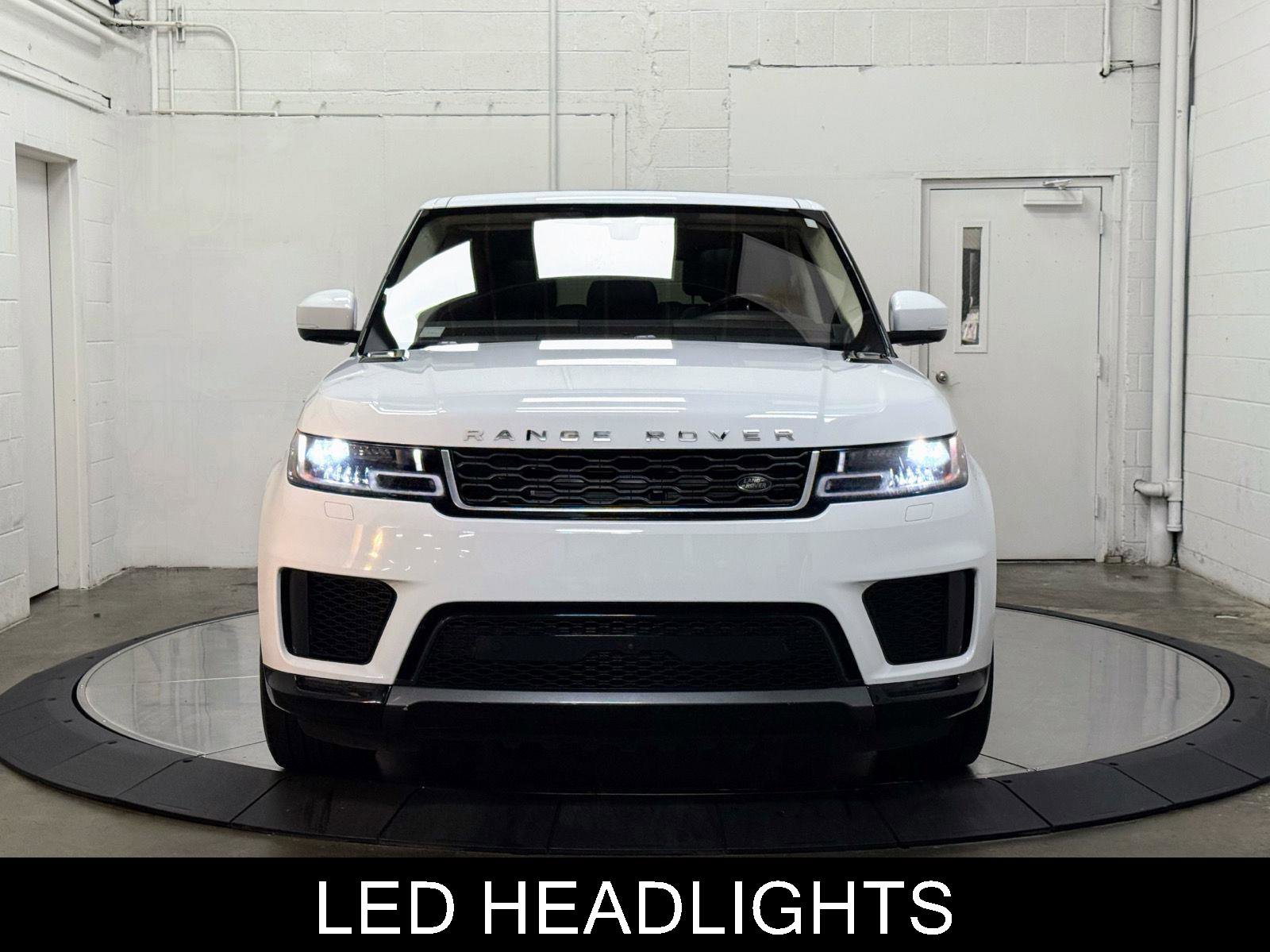 Used 2020 Land Rover Range Rover Sport HSE image 3