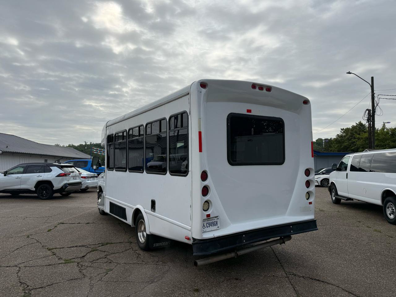 Used 2013 Ford E-350 and Econoline 350 Super Duty w/ Shuttle Bus Prep Pkg RWD image 4
