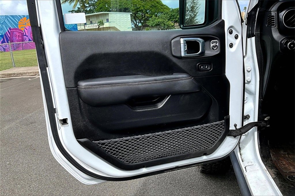 Used 2023 Jeep Wrangler Rubicon 392 w/ Trailer Tow Package image 18