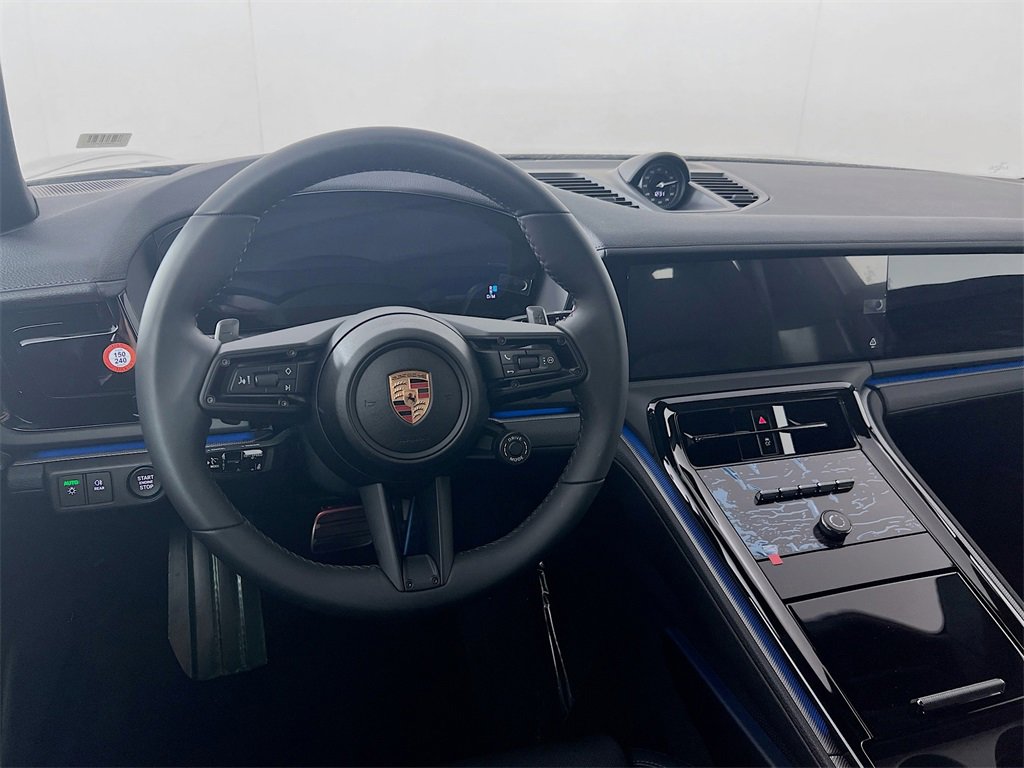 New 2025 Porsche Panamera 4 image 25