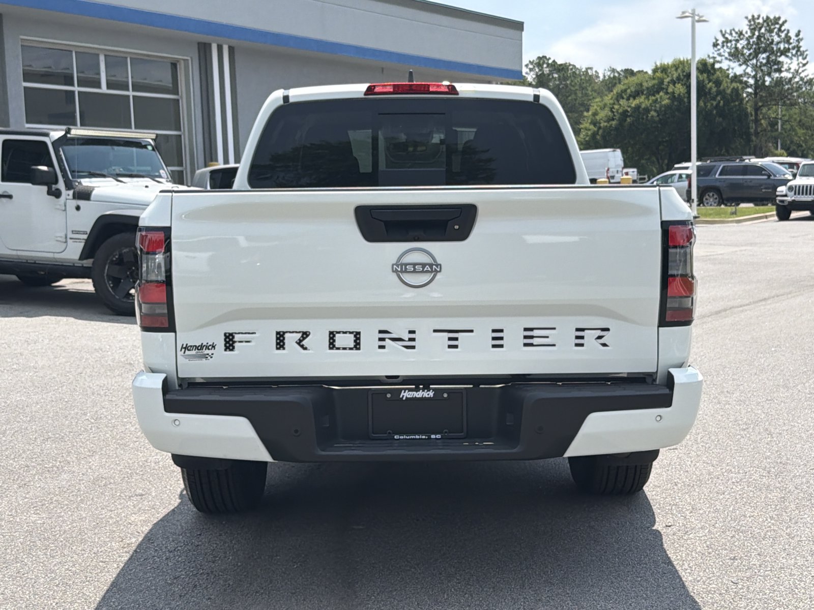 Used 2025 Nissan Frontier SV RWD image 11