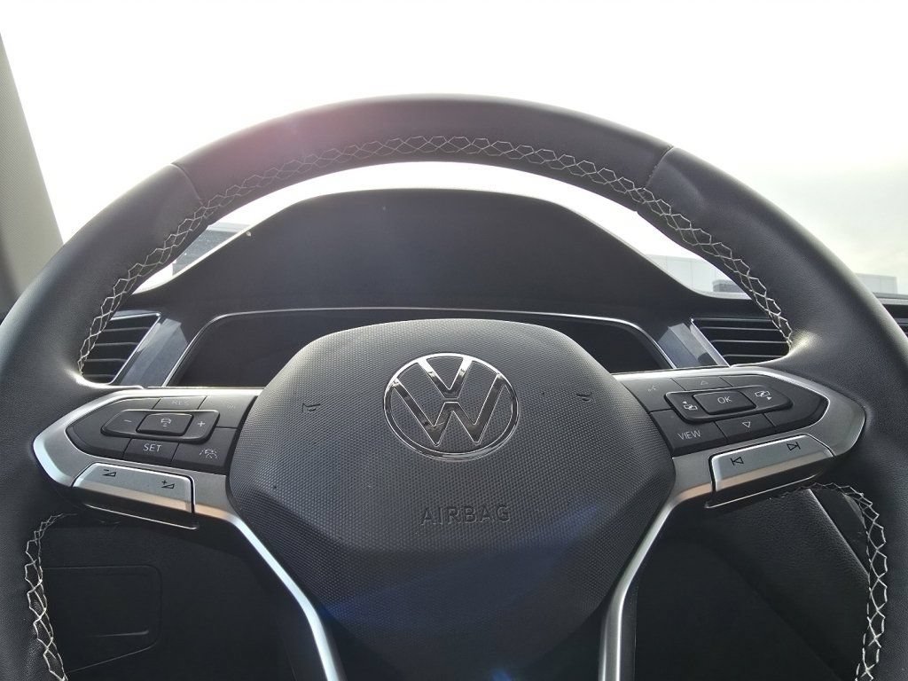 Used 2023 Volkswagen Tiguan SE AWD/4WD image 21