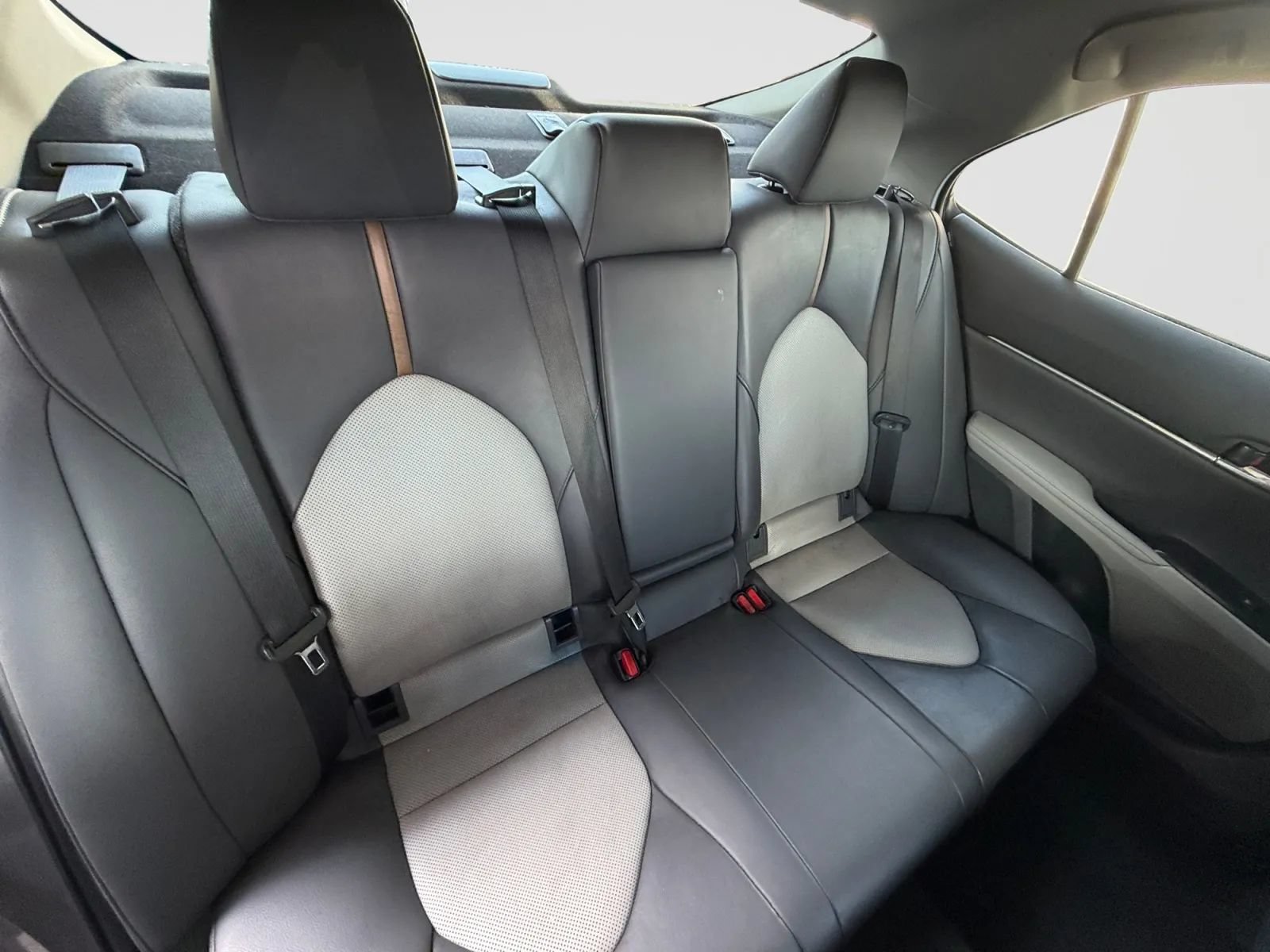 Used 2020 Toyota Camry XLE AWD/4WD image 18