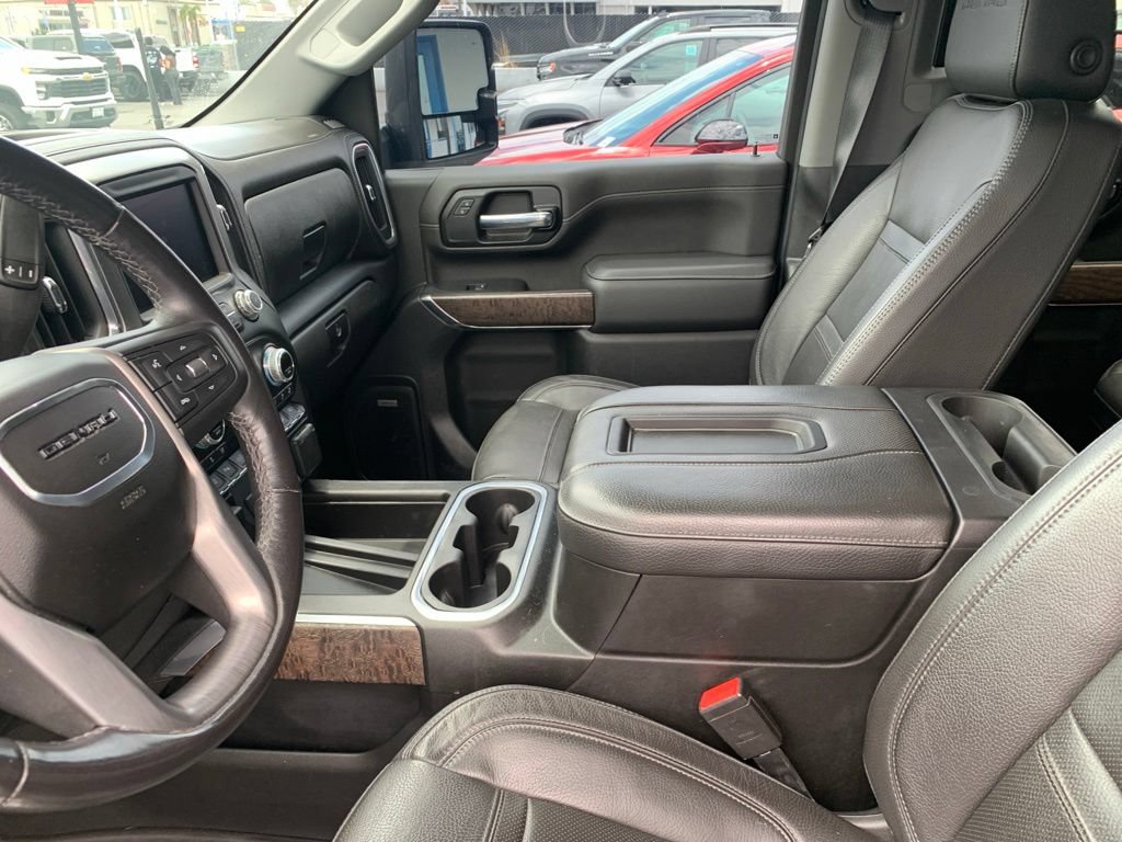 Used 2022 GMC Sierra 2500 Denali w/ Denali Black Diamond Edition AWD/4WD image 17
