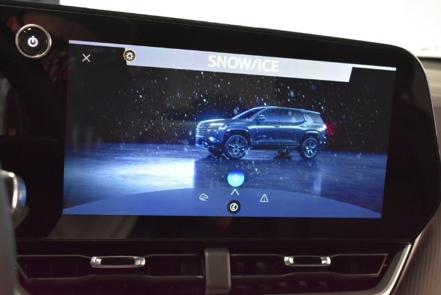 New 2026 Chevrolet Equinox LT w/ Convenience Package II AWD/4WD image 23