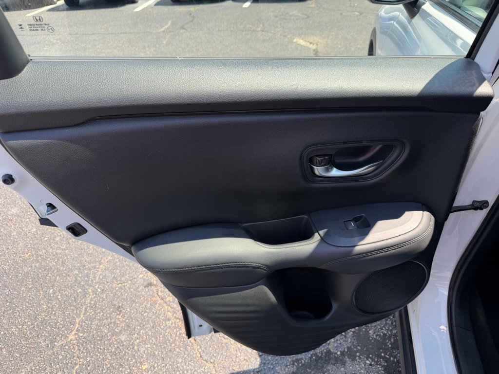 Used 2025 Honda HR-V LX image 17