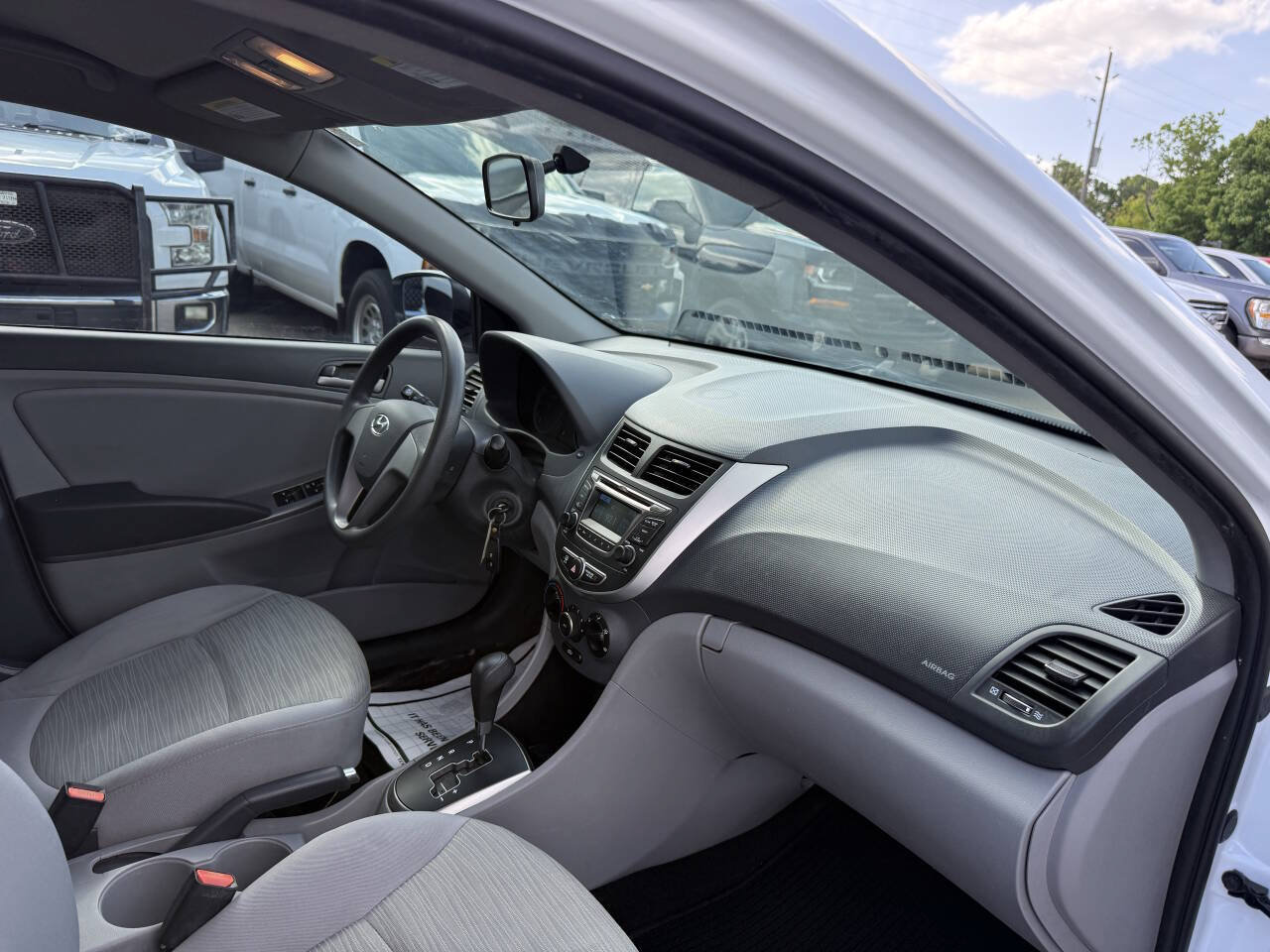 Used 2017 Hyundai Accent SE FWD image 9
