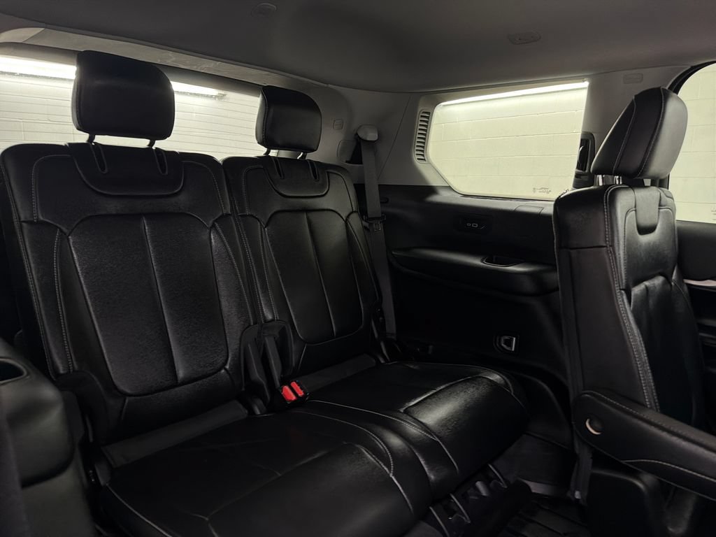 Used 2023 Jeep Grand Cherokee L Limited RWD image 32