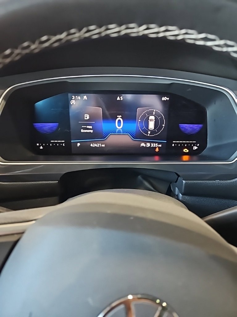 Used 2022 Volkswagen Tiguan SE image 33