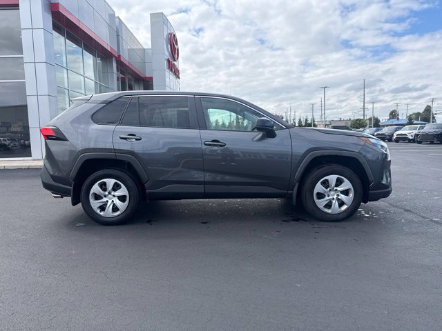 Used 2023 Toyota RAV4 LE AWD/4WD image 8