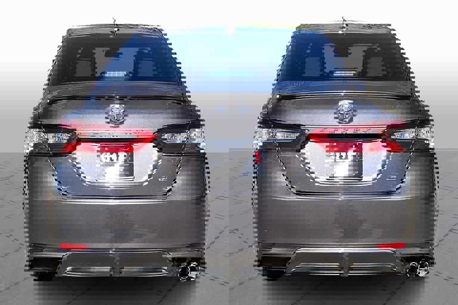 Used 2020 Toyota Camry SE image 4