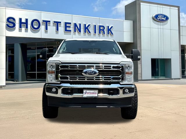 Used 2023 Ford F250 XLT w/ FX4 Off-Road Package AWD/4WD image 2