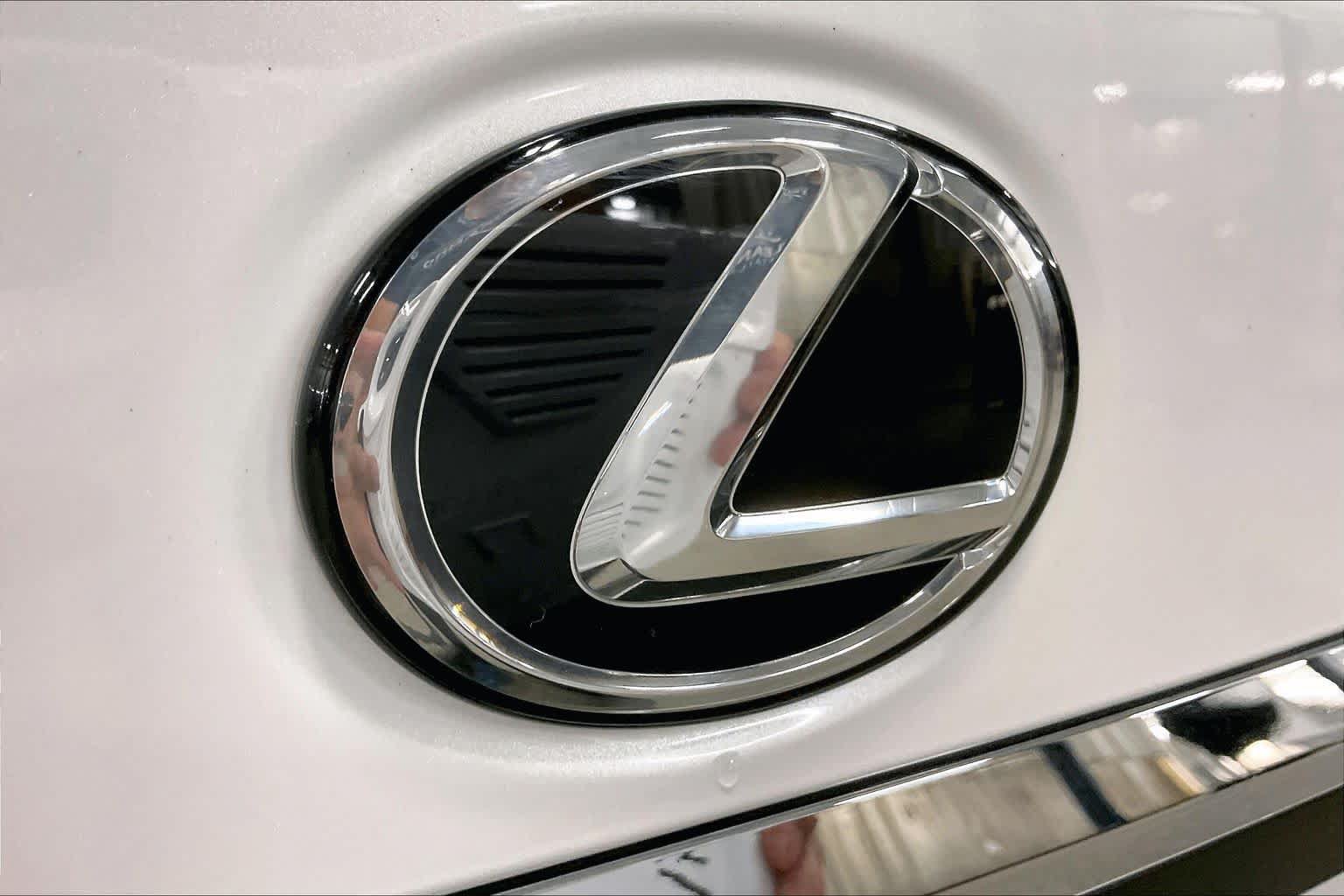 Used 2023 Lexus ES 350 w/ Premium Package FWD image 10