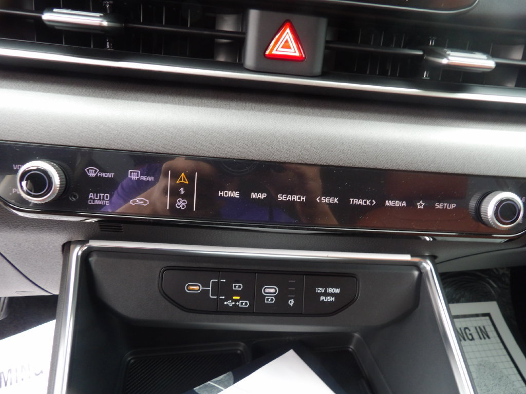 New 2026 Kia Carnival EX FWD image 19