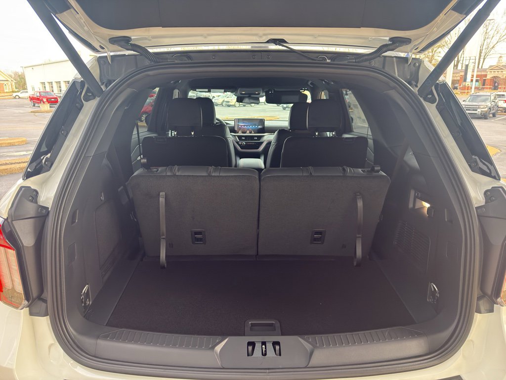 New 2026 Ford Explorer ST-Line w/ ST-Line Street Pack image 9