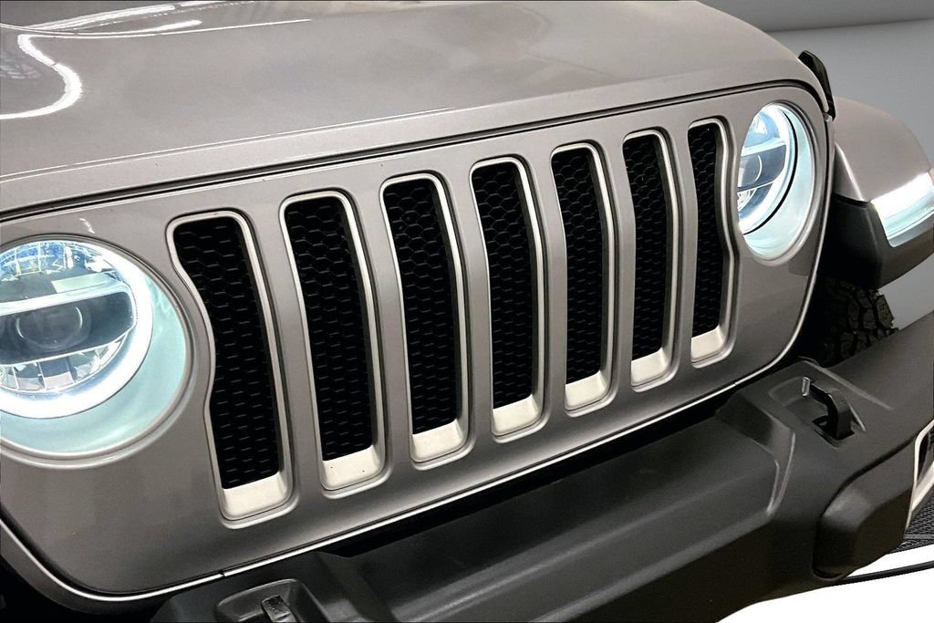Used 2019 Jeep Wrangler Unlimited Sahara AWD/4WD image 32