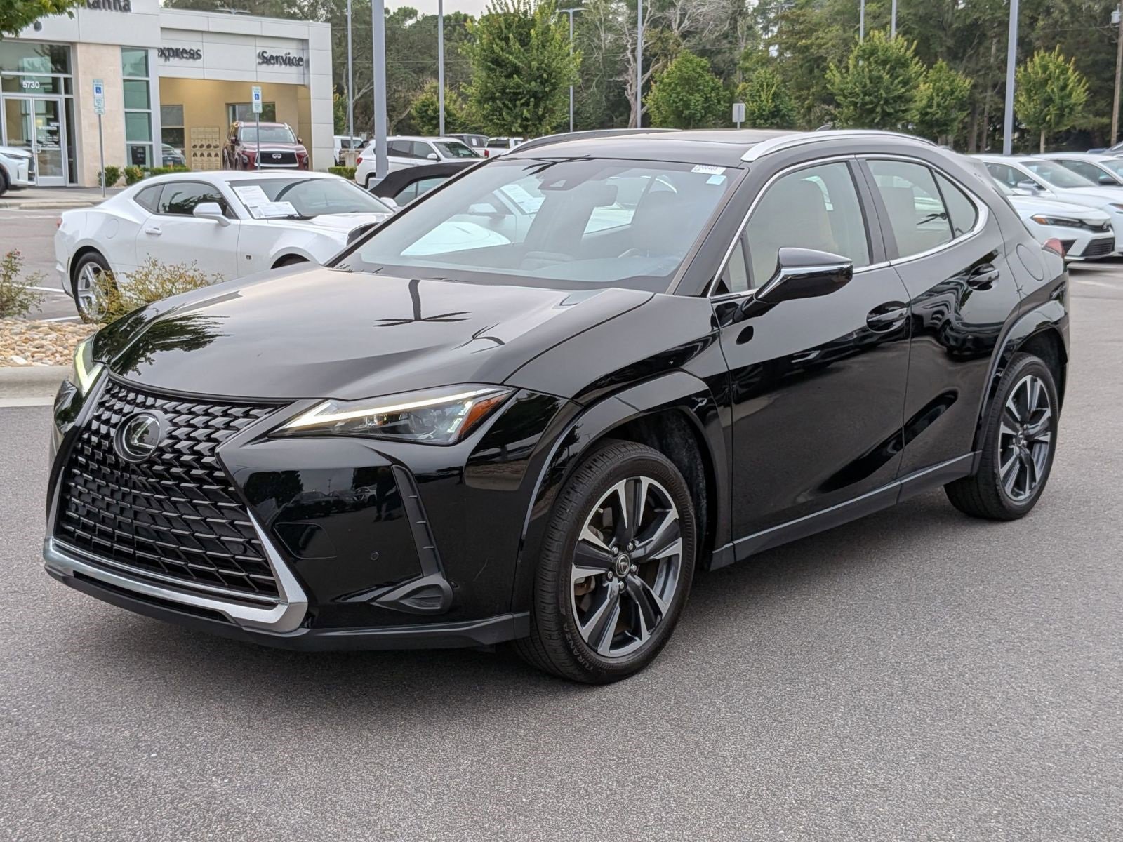 Used 2023 Lexus UX 250h FWD w/ Premium Package image 7