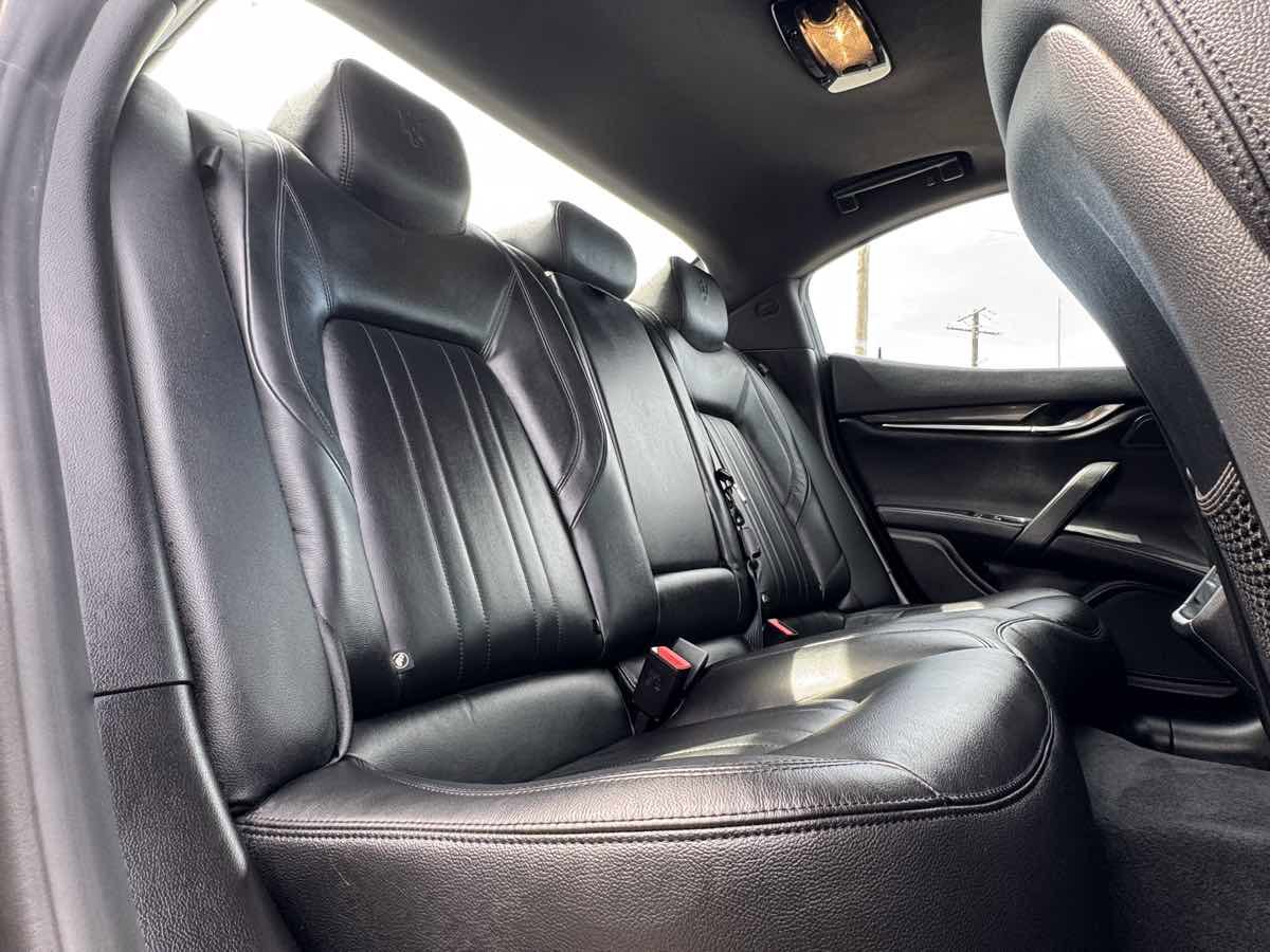 Used 2016 Maserati Ghibli RWD image 37