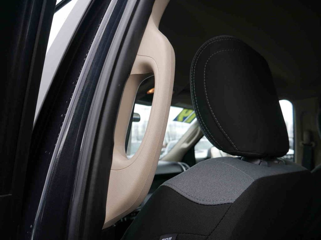 Used 2019 RAM 2500 Big Horn image 19