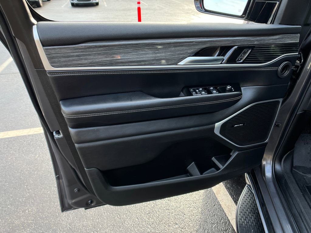 Used 2022 Jeep Wagoneer Series II w/ Premium Group I image 11