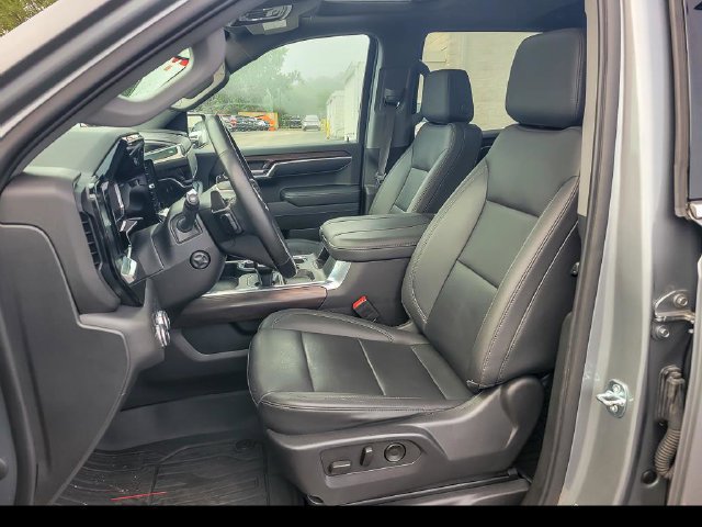 Used 2023 GMC Sierra 1500 SLT w/ SLT Premium Package AWD/4WD image 5