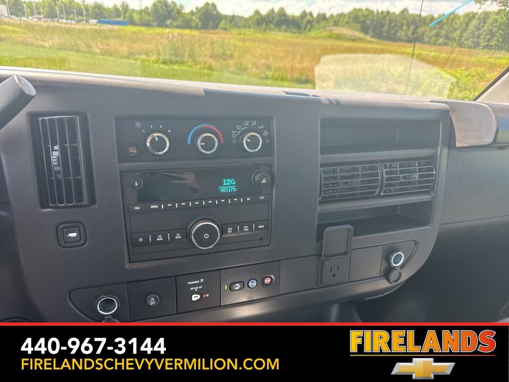 New 2025 Chevrolet Express 2500 Work Van w/ Driver Convenience Package image 20