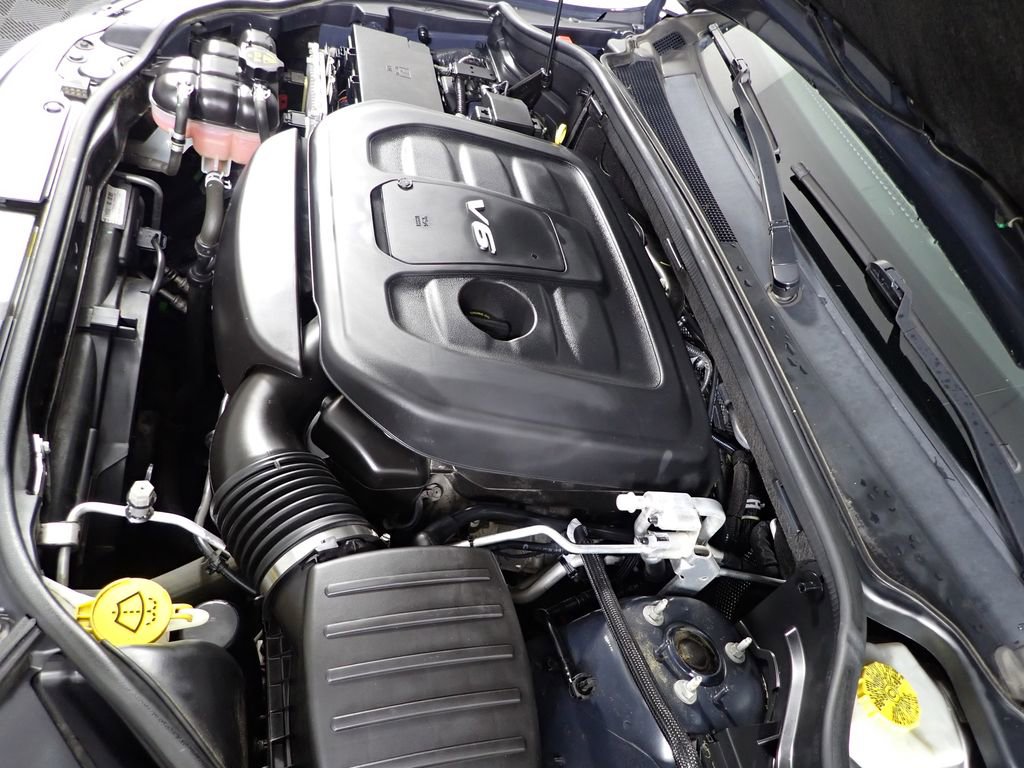 Used 2018 Jeep Grand Cherokee Altitude image 11