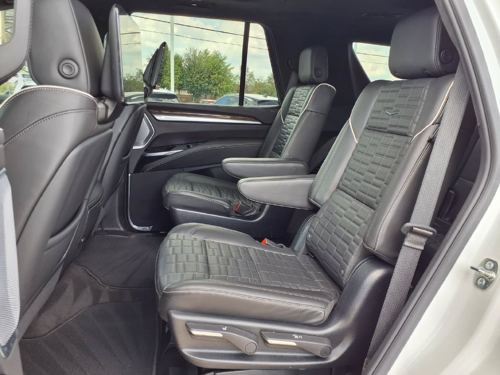 Used 2025 Cadillac Escalade Sport Platinum AWD/4WD image 27