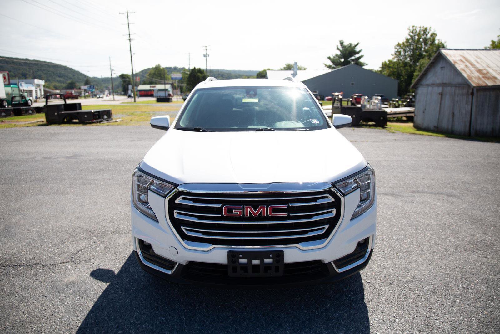 Used 2022 GMC Terrain SLT image 8