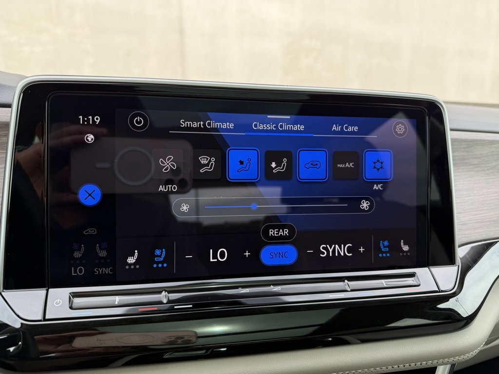 Certified 2025 Volkswagen Atlas SEL image 12