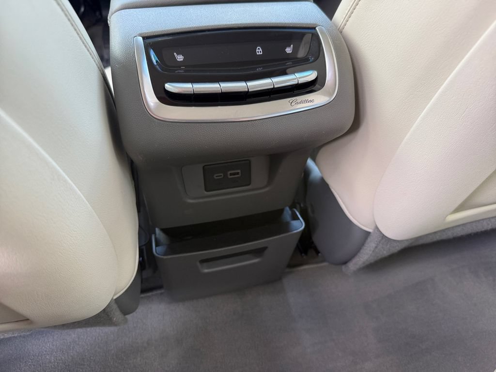 Used 2025 Cadillac XT6 Premium Luxury w/ Technology Package AWD/4WD image 16