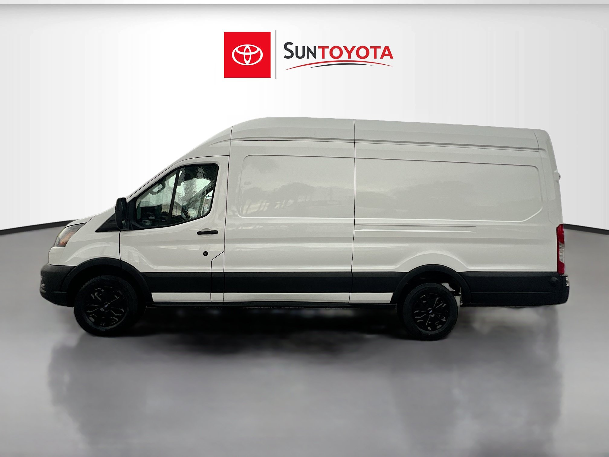Used 2024 Ford Transit 250 148 High Roof Extended w/ Load Area Protection Package RWD image 7