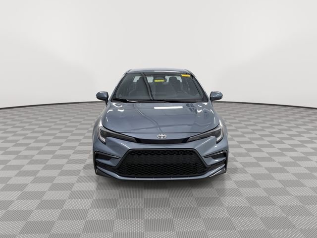 Used 2024 Toyota Corolla SE image 3