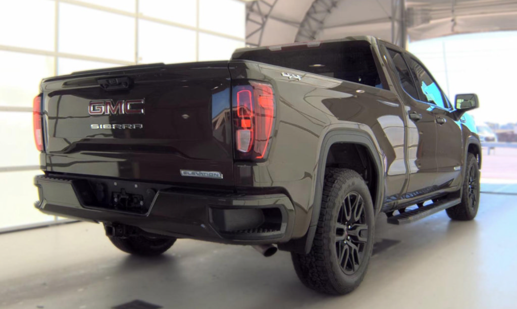 Used 2024 GMC Sierra 1500 Elevation AWD/4WD image 4