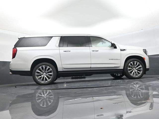 Used 2021 GMC Yukon XL Denali w/ Denali Premium Package image 24