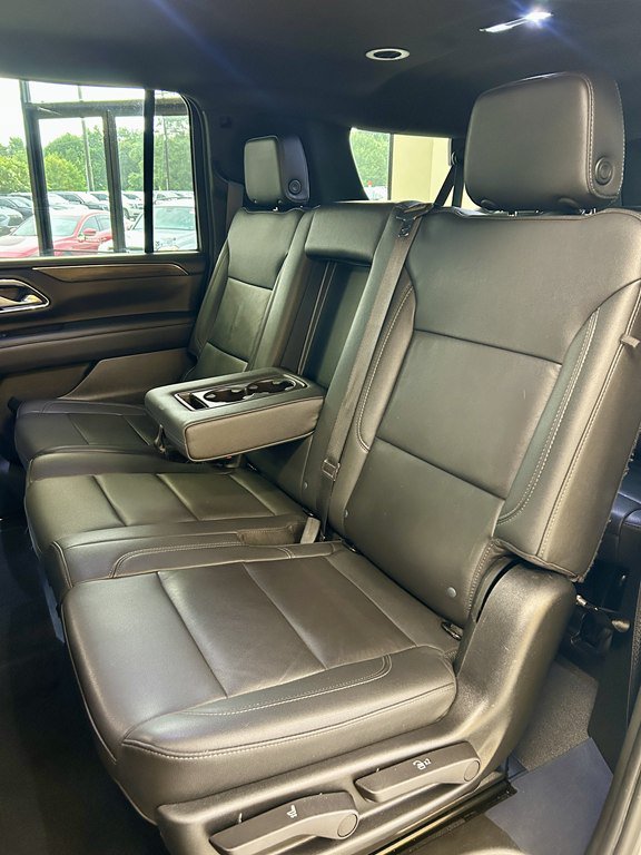 Used 2022 Chevrolet Suburban Z71 AWD/4WD image 12
