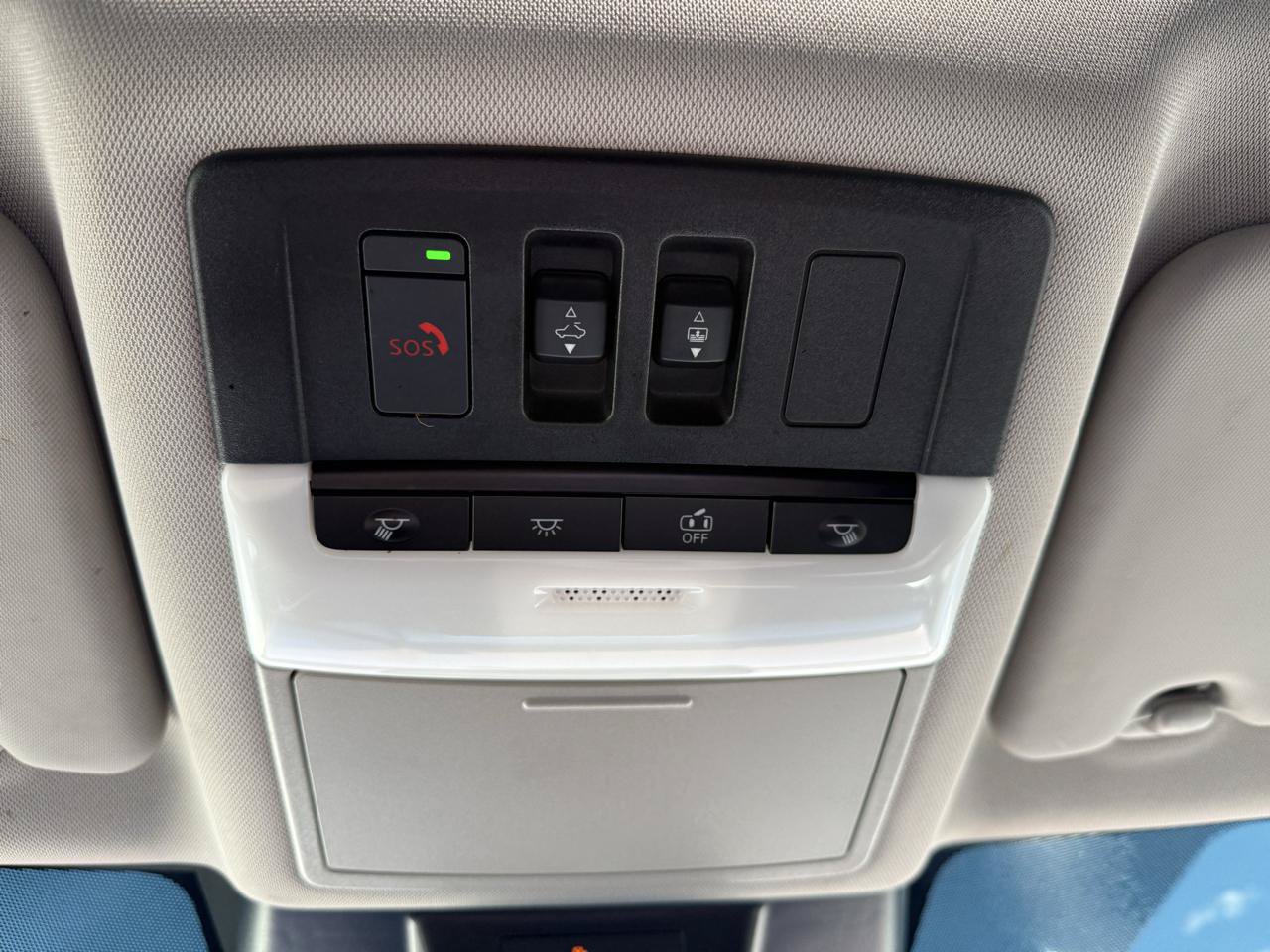 Used 2022 Nissan Rogue SV w/ SV Premium Package FWD image 37
