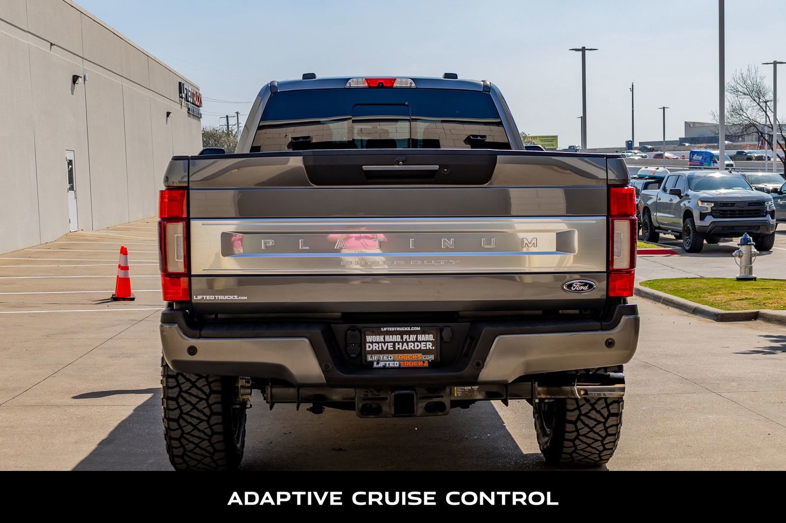 Used 2022 Ford F350 Platinum w/ FX4 Off-Road Package AWD/4WD image 8