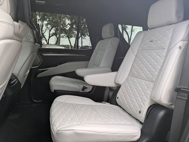 Certified 2026 Cadillac Escalade Platinum Sport w/ LPO, ONYX Package AWD/4WD image 13