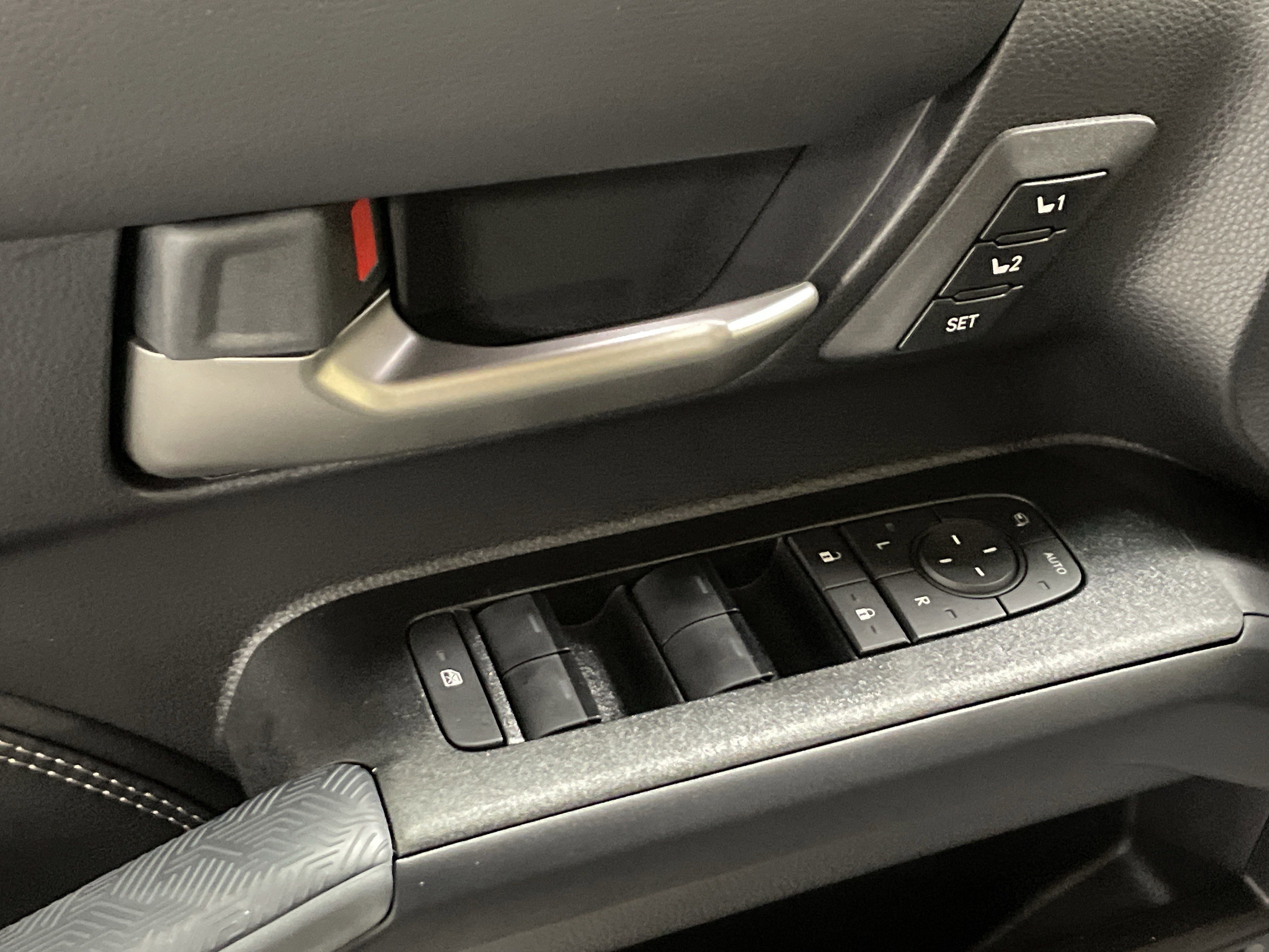 Used 2025 Toyota 4Runner Limited image 15