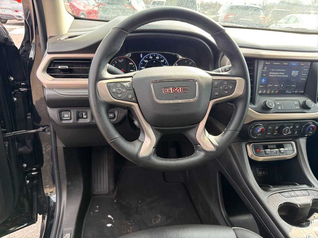 Used 2023 GMC Acadia Denali w/ Denali Technology Package AWD/4WD image 16